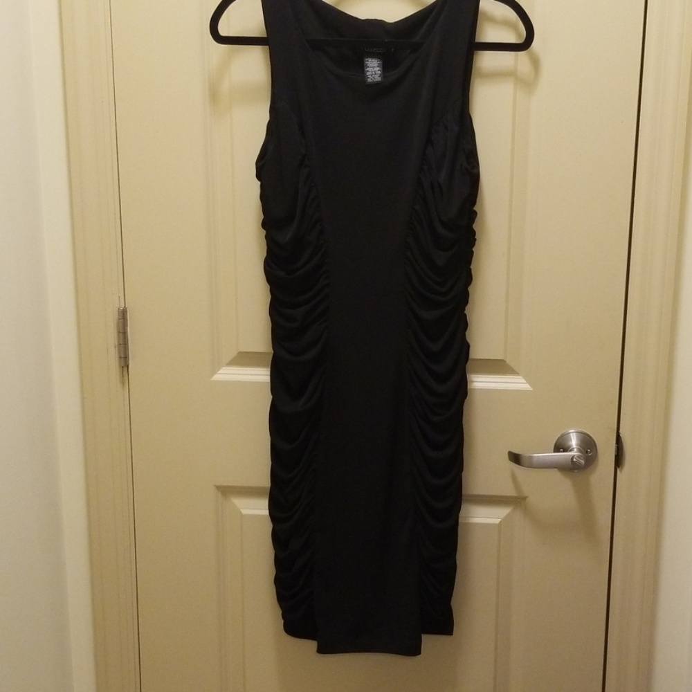 Black ruched bodycon dress